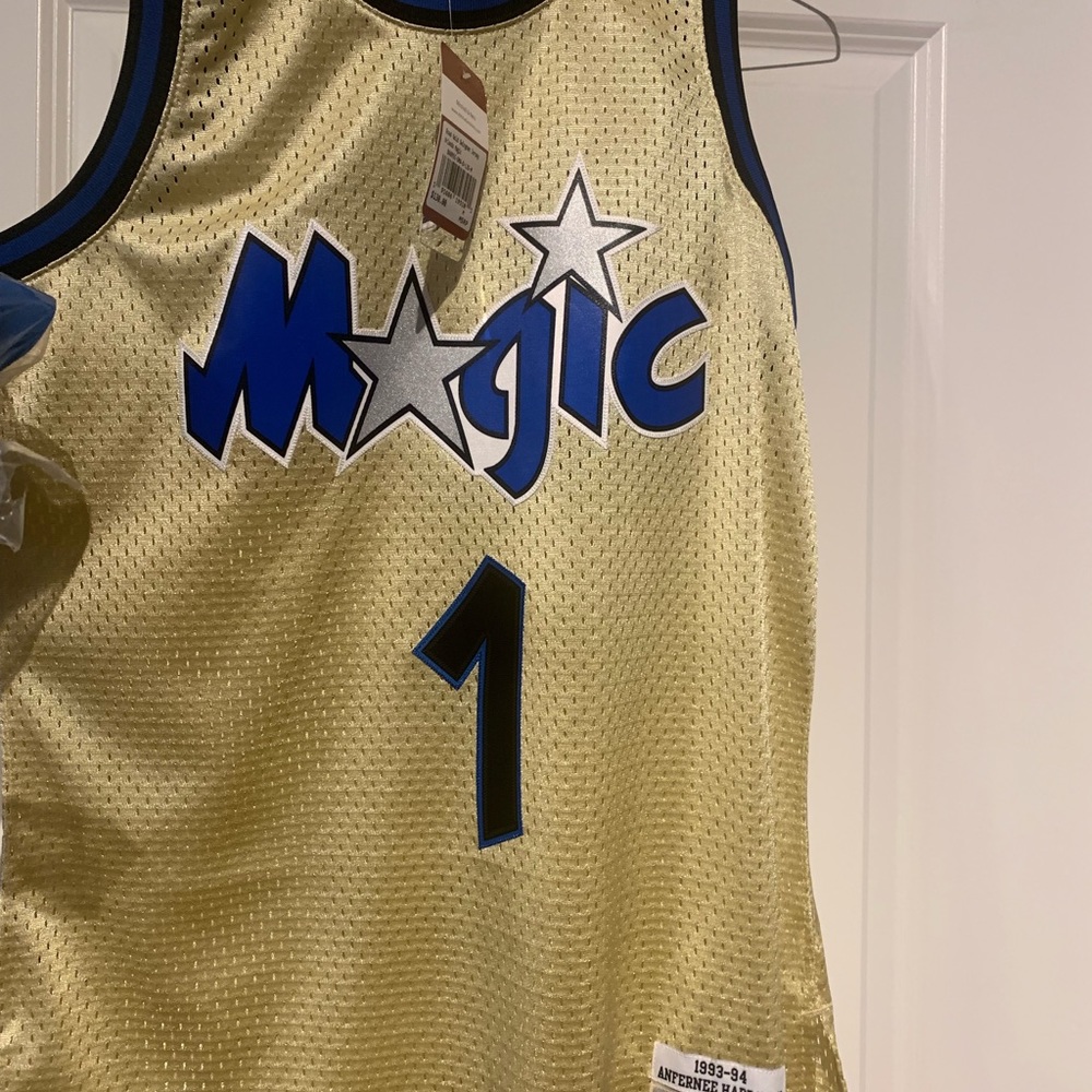Penny Hardaway Jersey/Hat ( Gold Orlando Magic) - Picture 5 of 6